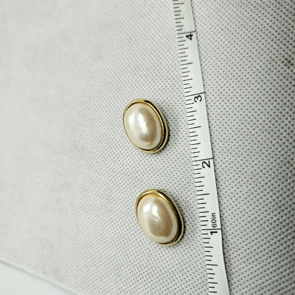 Liz Claiborne Clip on Pearl Earrings - Picture 6 of 6